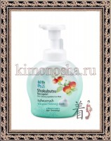 LION Thailand Shokubutsu Whipped Foaming Bath Momo Leaf - Гель-пена для душа с экстрактом листьев Момо, 450 мл