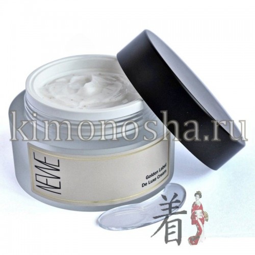 NEWE Golden Label De Luxe Cream Anti-Wrinkle - Антивозрастной крем для лица с частицами золота Крем активно препятствует старению кожи, интенсивно обновляет и восстанавливает клетки, улучшает состояние кожи. Обеспечивает обогащенное питание вашей коже, увлажняет её и разглаживает морщины.