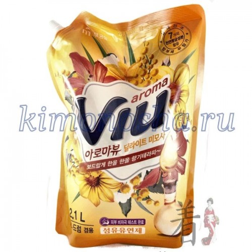 MUKUNGHWA MKH Aroma Viu Golden Mimosa Антибактериальный высококонцентрированный ароматизирующий кондиционер-ополаскиватель для белья Золотая мимоза Не содержит консервантов, искусственных красителей. Обладает стойким приятным ароматом мимозы. Натуральные цветочные масла раскрываются на тканях во время носки. Подходит для любых типов и цветов тканей. Смягчающий, разглаживающий, антистатический, улучшает свойства тканей, прекрасно дезодорирует. Содержит в составе прополис и 7 антибактериальных компонентов, которые подавляют рост бактерий, вызывающих неприятные запахи при сушке белья в помещении или при пропитывании одежды потом.