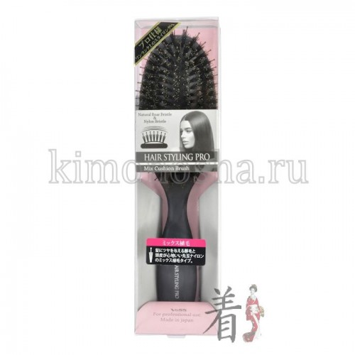 VESS HAIRSTYLING PRO Mix Cushion Brush Профессиональная щетка для волос с натуральной щетиной Мягкая щетка бережно ухаживает за волосами и кожей головы.
Расческа содержит щетинки 2-х видов: короткие натуральные щетинки и длинные нейлоновые щетинки с закругленными концами.