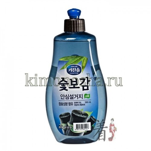 MUKUNGHWA MKH Hardwood Kitchen Soap Средство для мытья посуды, овощей и фруктов, в холодной воде, с эффектом стерелизации, древесный уголь Средство отлично пенится и смывает жир даже в холодной воде. В состав, помимо моющих компонентов, входит концентрат древесного угля, это позволяет прекрасно стериллизовать посуду после приготовления сырого мяса, рыбы, овощей с остатками грунта, а также удалять посторонние запахи с посуды. Подходит для мытья овощей и фруктов.