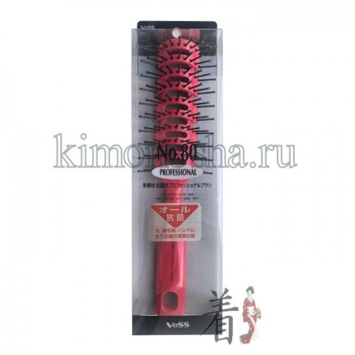 VESS SKELTON BRUSH Профессиональная расческа для укладки волос (с антибактериальным эффектом), цвет ручки красный Расческа предназначена для профессиональной сушки и укладки волос. Позволяет легко и быстро уложить волосы, придать прическе желаемую форму и объем. Антибактериальное вещество в щетинках и ручке устраняет 99,9% бактерий с поверхности расчески после использования и предотвращает появление неприятного запаха.