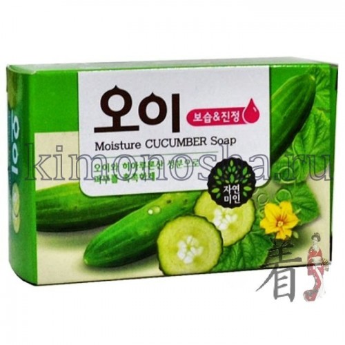 MUKUNGHWA MKH Moisture Cocumber Soap Увлажняющее косметическое мыло с экстрактом огурца Экстракт огурца и гиалуроновая кислота эффективно увлажняют и восстанавливают кожу. Огурец используется в качестве средства для увлажнения и отбеливания кожи, он сделает кожу свежей и сияющей. Гиалуроновая кислота проникает вглубь кожи, помогая сохранить и удержать естественную влагу. Не содержит опасных для здоровья компонентов. Имеет свежий приятный огуречный аромат.