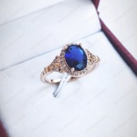 Кольцо К751 - кольцо из Дубайского золота с вставкой из циркона насыщенного синего цвета